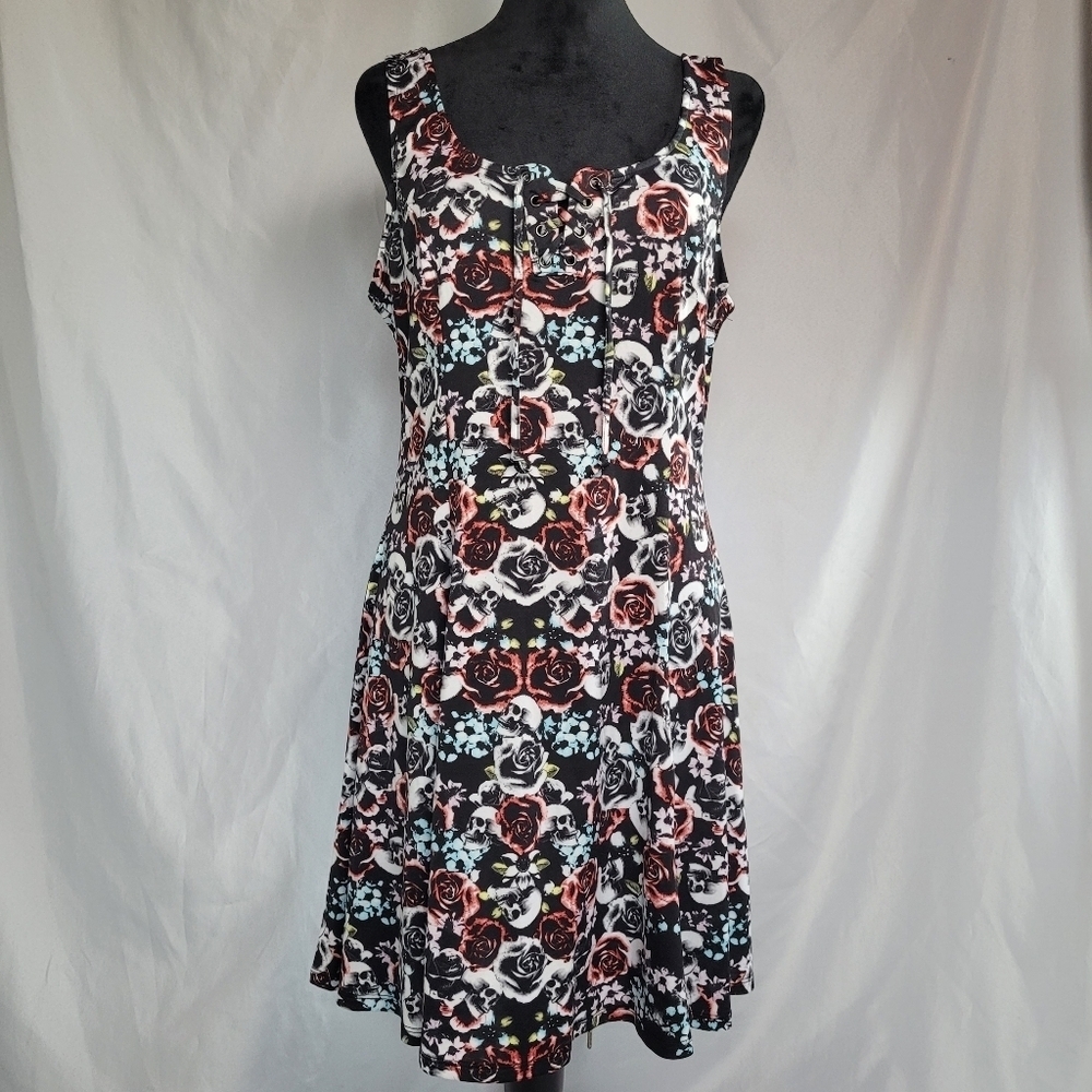 NWT Hot Topic Multicolor Rose & Skull Sleeveless Fit&Flare Lace Up Dress Size L